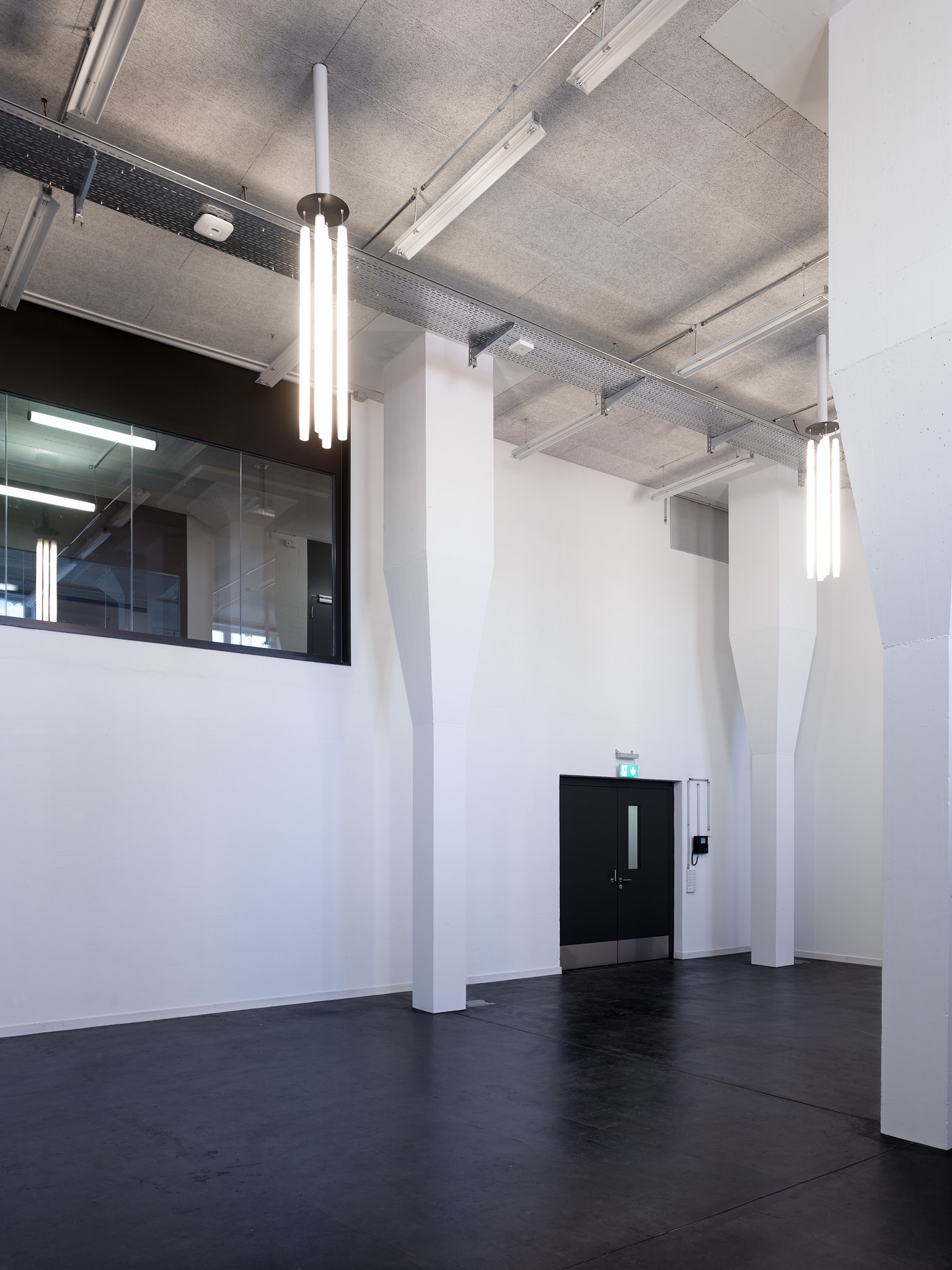 E13483 Alpa 043043 IPAD